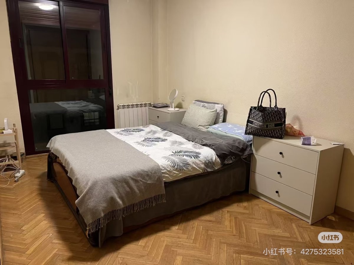 马德里大单间带独立卫生间出租