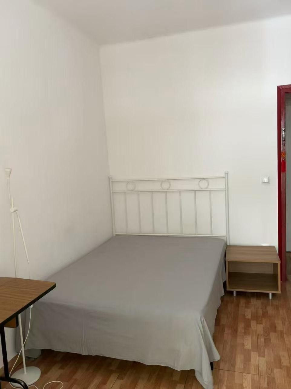 巴塞罗那L5Entenca四居阳光单间出租